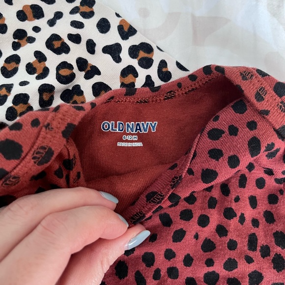 🌻3/25$ Set of 3 baby girl leopard print onesies 6-9 months - Picture 5 of 5